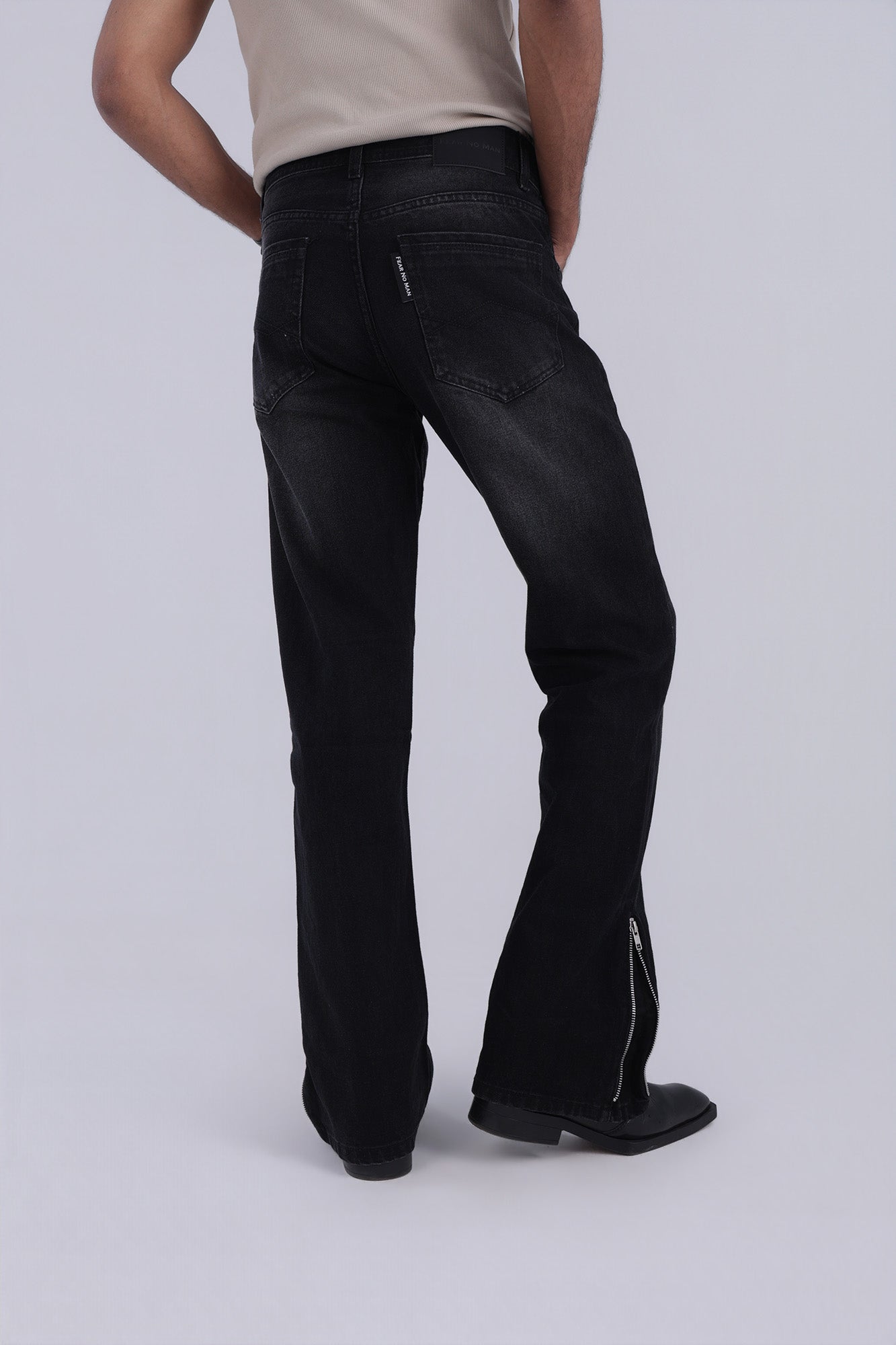 BLACK WASHED BOOTCUT DENIM