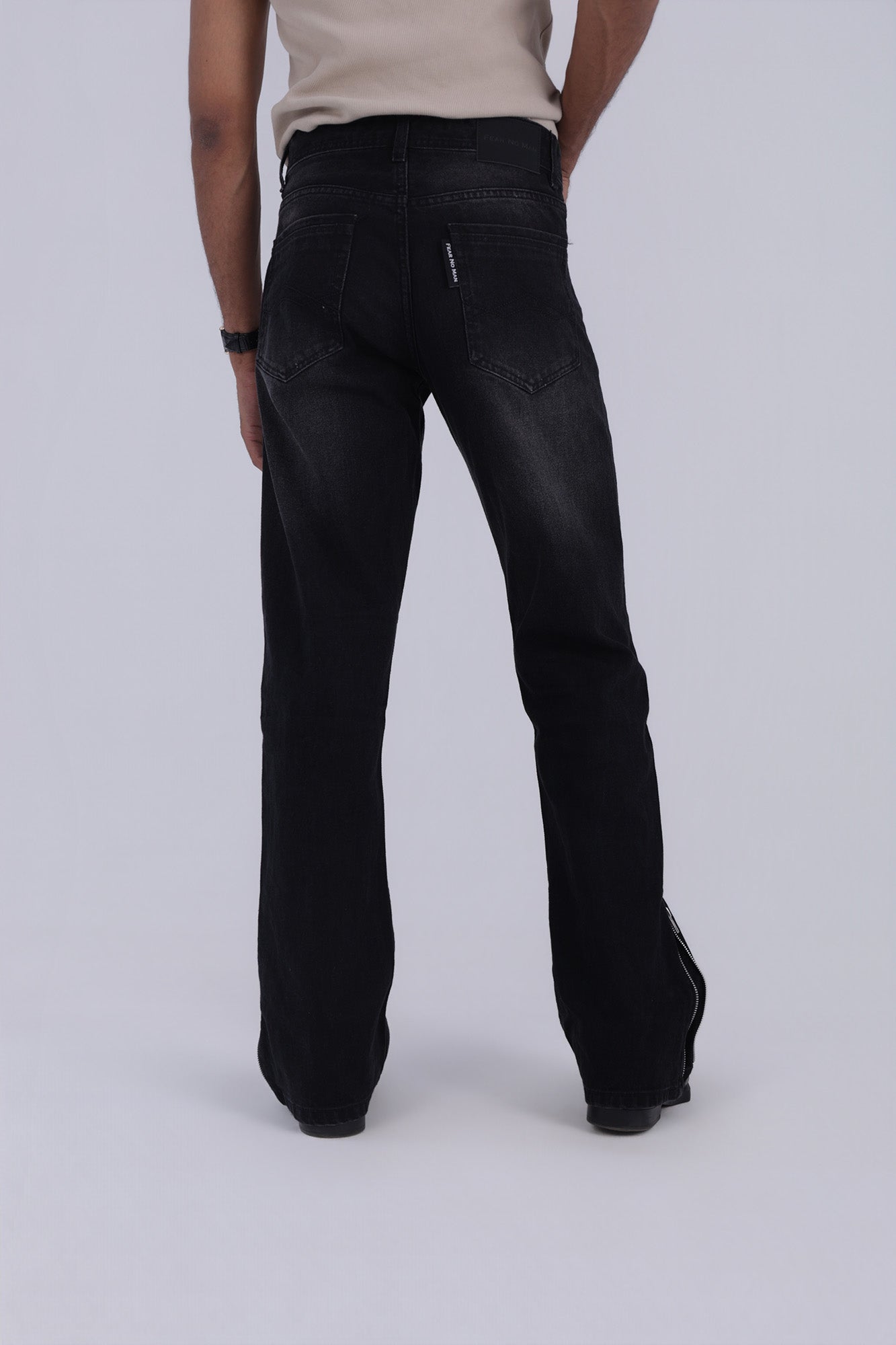 BLACK WASHED BOOTCUT DENIM