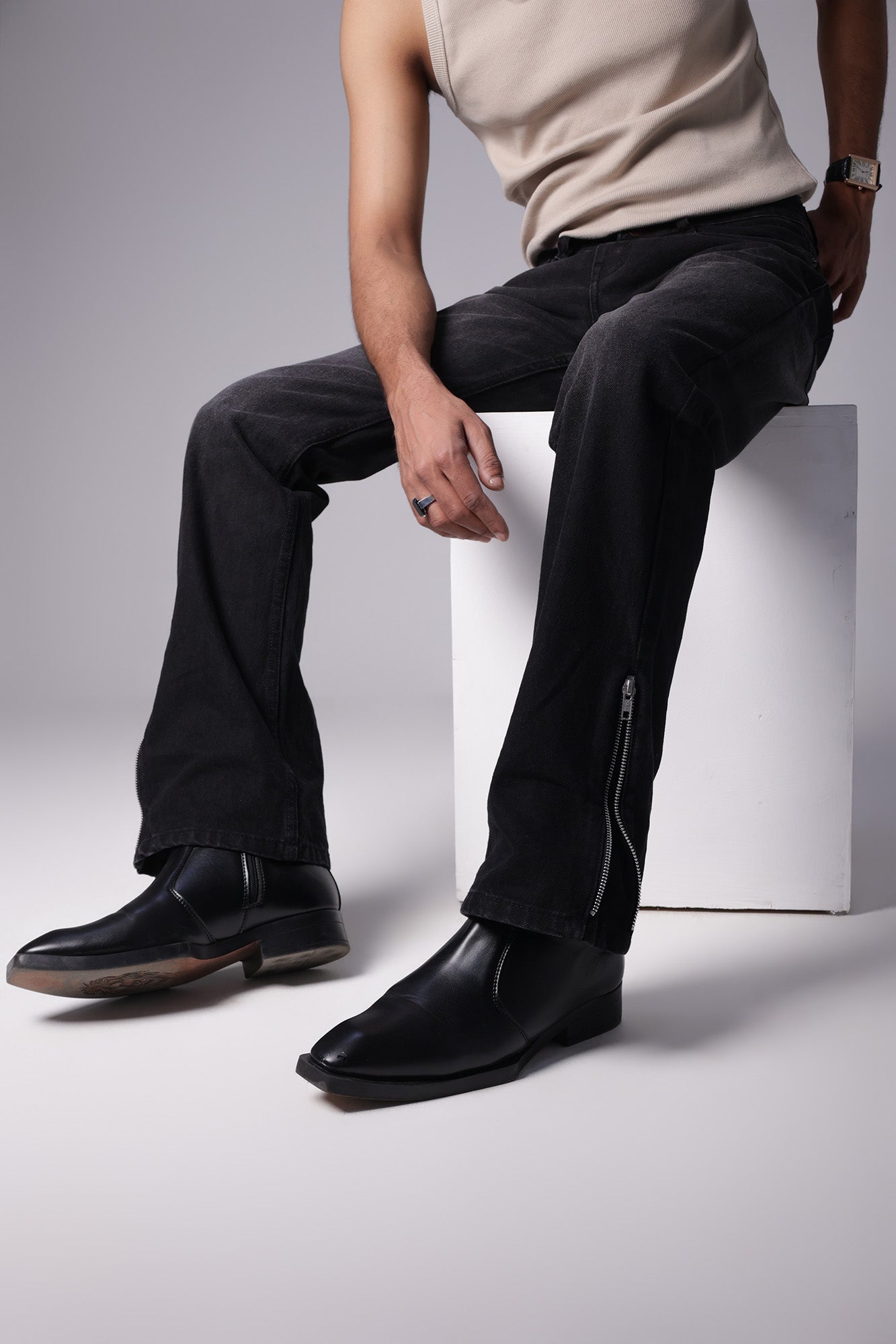 BLACK WASHED BOOTCUT DENIM