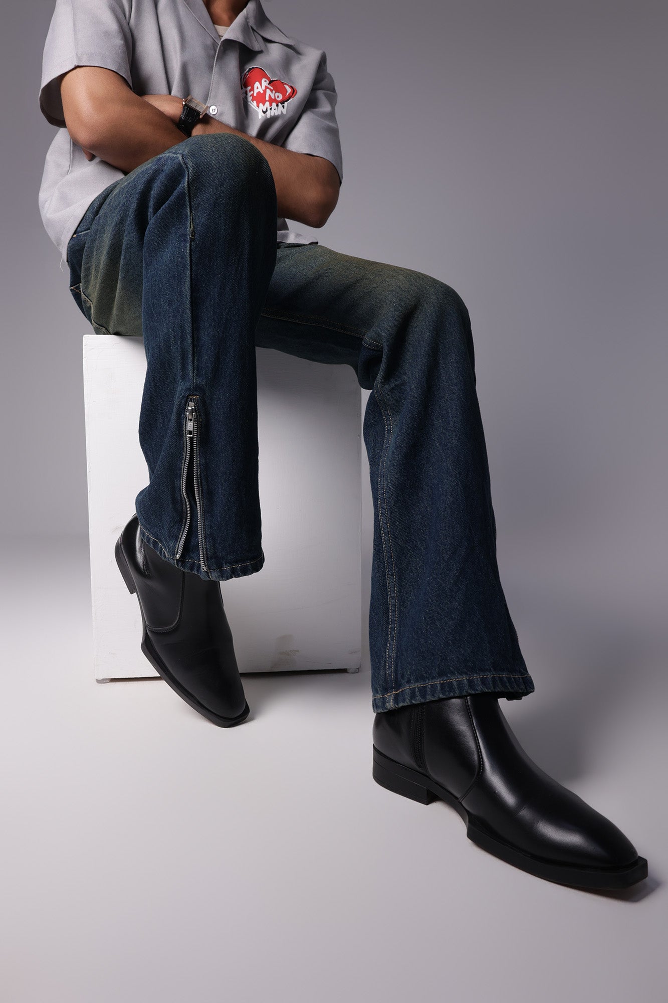 TINT WASHED BOOTCUT DENIM