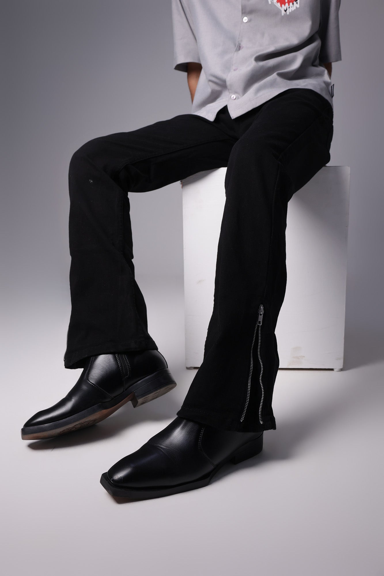BLACK EDGE BOOTCUT DENIM
